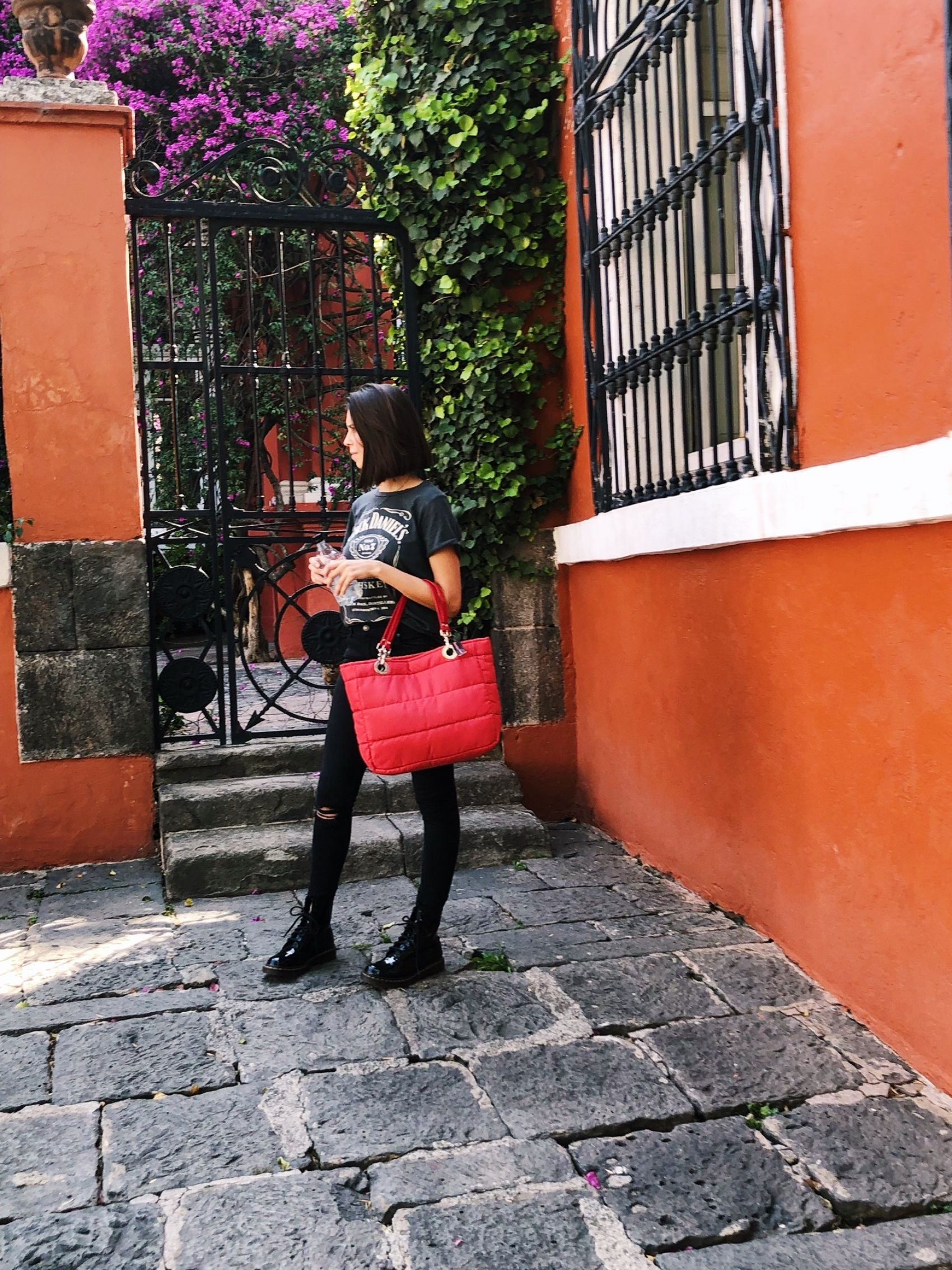 Bolsa Básica Roja con Cierre Individual